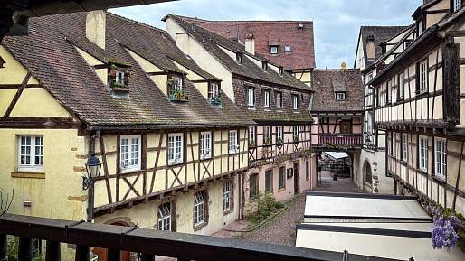 Zapomeňte na malebnou idylku. Středověké město bylo hlučné a plné bahna i kouře