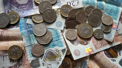 Britská mince s chybným datem Brexitu zaujala sběratele. Platí za ni milion korun