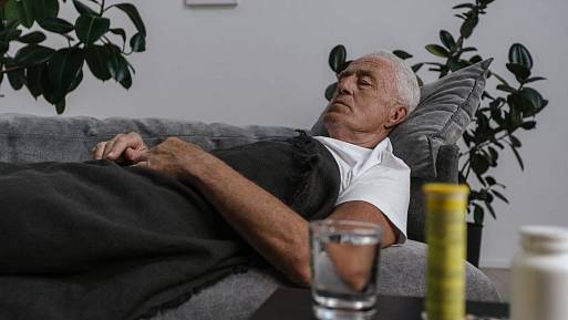 Toto je nejhorší doba na spánek. Zvyšuje riziko úmrtí o 30 %. Pro seniory je obzvlášť nebezpečná