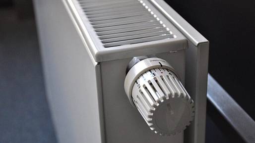 Proč se infrapanely liší od radiátorů: Neohřívají vzduch, ale povrchy v místnosti