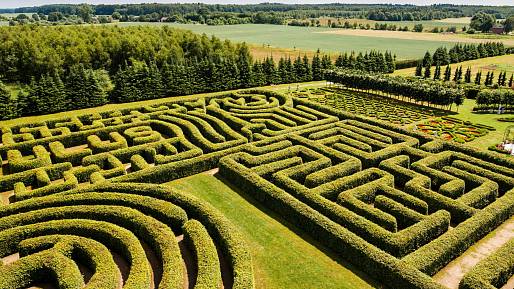 Zahrady Hortulus u Baltu: 30 stylů a největší přírodní labyrint na světě