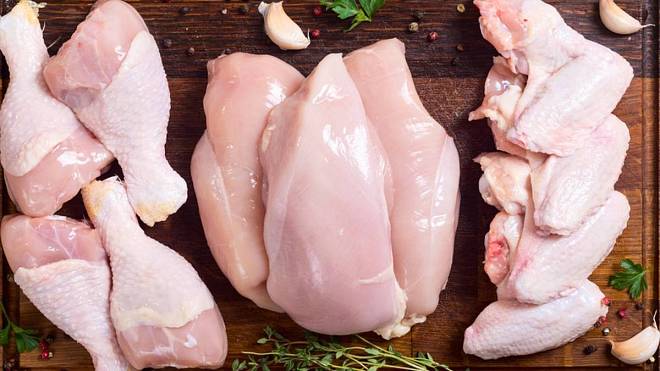V Lidlu našli kuřecí maso nakažené salmonelou. Zkontrolujte, zda jste nekoupili toto balení