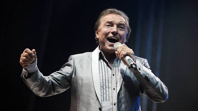 Karel Gott a jeho hity: Kolik písní Karla Gotta dokážeš rozpoznat v našem kvízu?