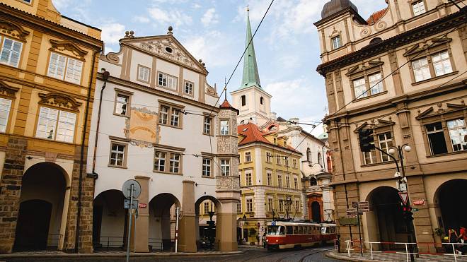 Socialistický fastfood, obchodní domy a Tuzex: Praha za socialismu pohledem pamětníka