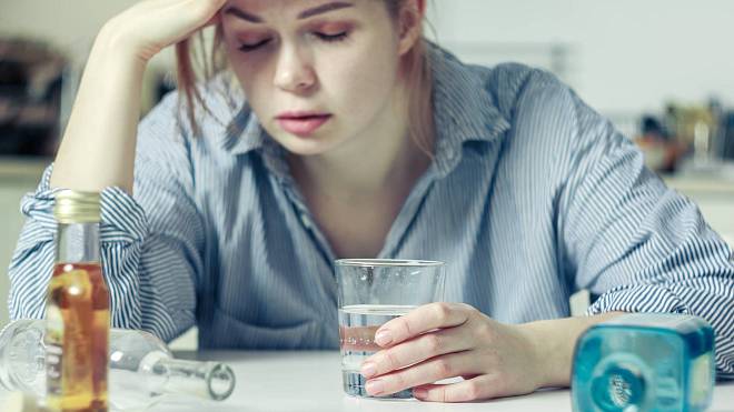 Hangxiety, podivný mix klasické kocoviny a emoční nepohody