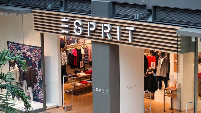 Obchodní řetězce Esprit skončily, ale Vás to asi překvapí až u zavřených dveří