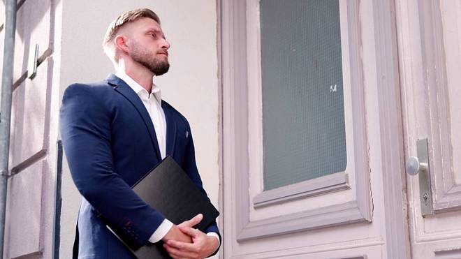 PODVOD:Kontrolujeme vám důchod, ověřujeme informace, otevřete dveře