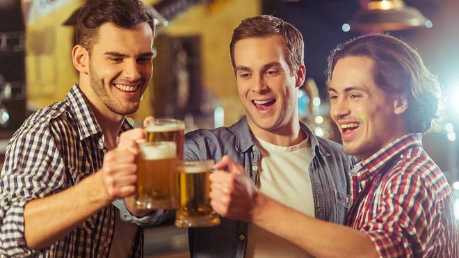 Retro hospodský kvíz: 10 věcí z dob socialismu, které dnešní děti už nechápou. Jak moc jste pamětníci?
