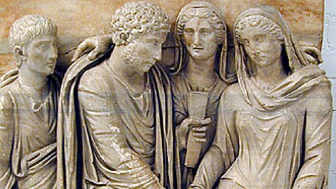 Ve starověkém Římě byla zvykem spousta dnes již nekonvenčních věcí. Ženy byly na sňatek připraveny již ve 12 letech