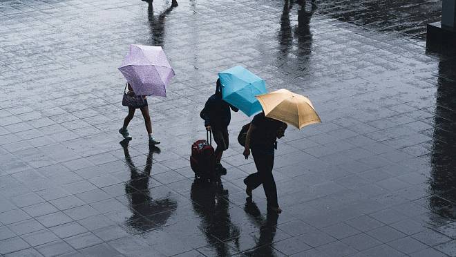 Na Evropu spadne obří množství v rekordním čase. Meteorologové právě vydali výstrahu