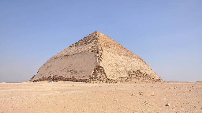 Nejpodivnější pyramida, která se Egypťanům nepovedla