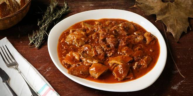 Ani paprika, ani cibule. Tradičnímu guláši dodá výjimečnou chuť úplně jiná surovina