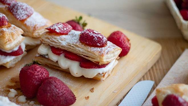 Geniální letní recept z listového těsta. Nejlepší je ledově vychlazený. Hotový bleskem