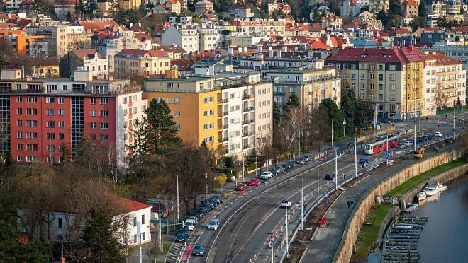 Česká střední třída: Proč si za víc práce můžeme dovolit míň než na Západě