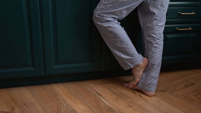 Češi vykopávají podlahové topení. Instalují nenápadné zařízení s poloviční spotřebou