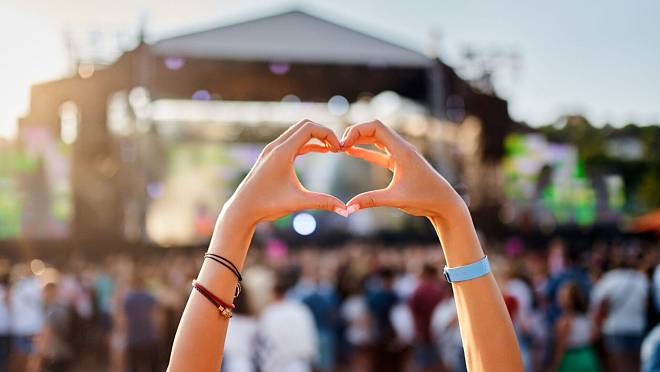 Letní festivaly žijí svými legendami - tento hospodský kvíz ukáže, jestli je znáte stejně dobře jako oblíbené kapely