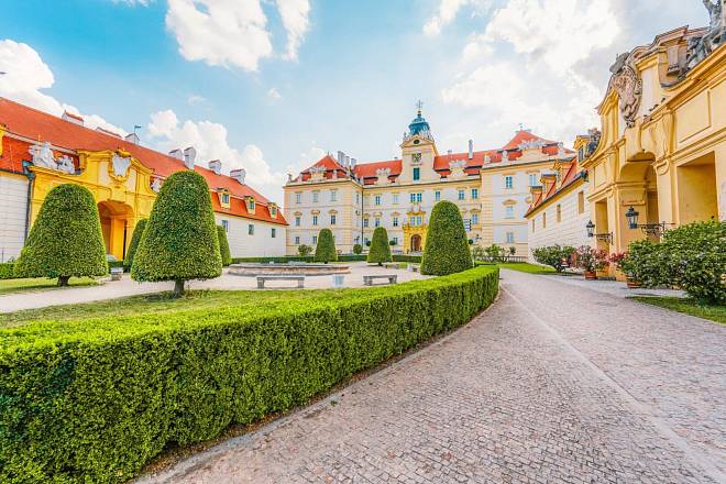 Ani Český Krumlov, ani Konopiště. Nejkrásnější zámek v Česku se skrývá na jihu Moravy